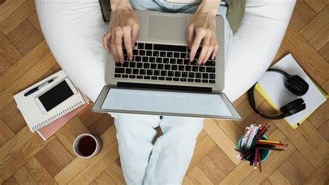 Praca na stanowisku: PRACA ZDALNA | Odpisywanie na czacie |/3-4 h dzie - zdjęcie 1