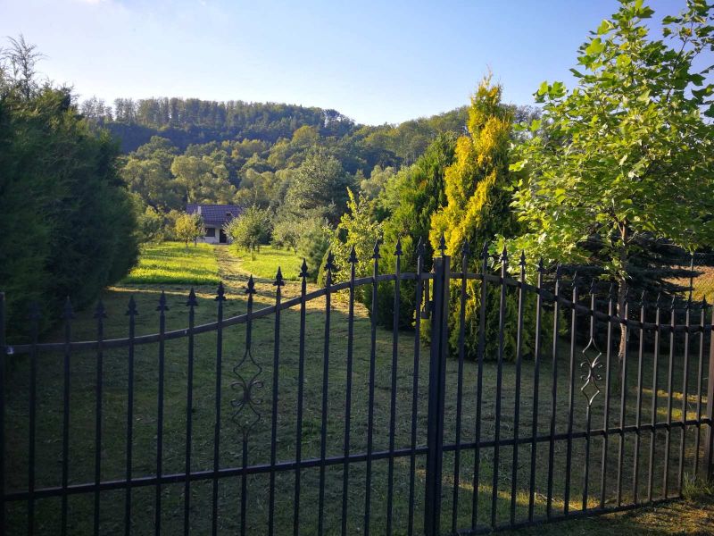 Domek letniskowy z działka  - zdjęcie 1