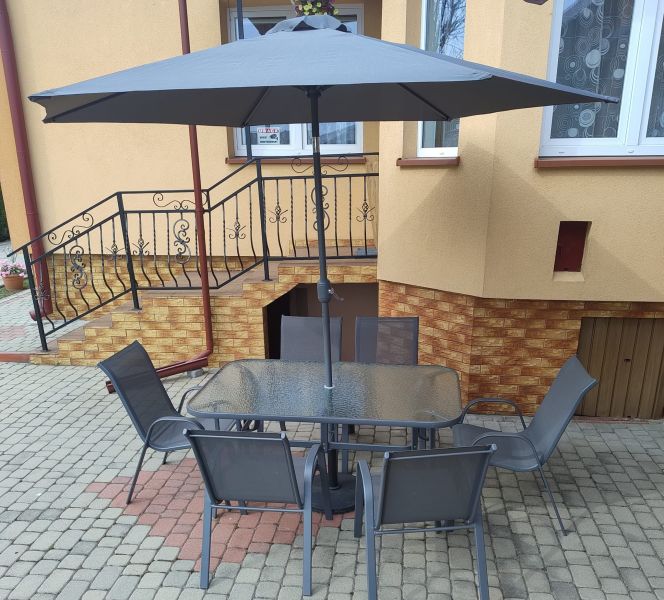Sprzedam komplet ogrodowy w bardzo dobrym stnie - zdjęcie 1