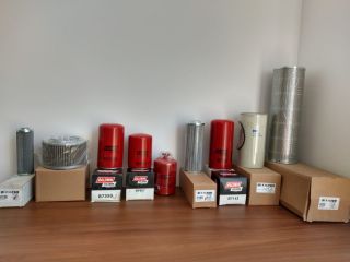 Sprzedam zestaw filtrów do maszyn budowlanych