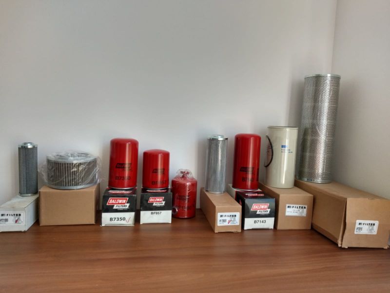 Sprzedam zestaw filtrów do maszyn budowlanych - zdjęcie 1