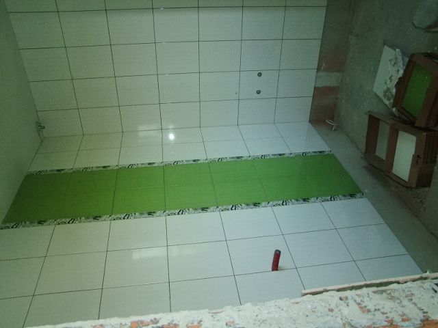 Układanie płytek - kuchnie, salony, łazienki, hale produkcyjne - zdjęcie 2