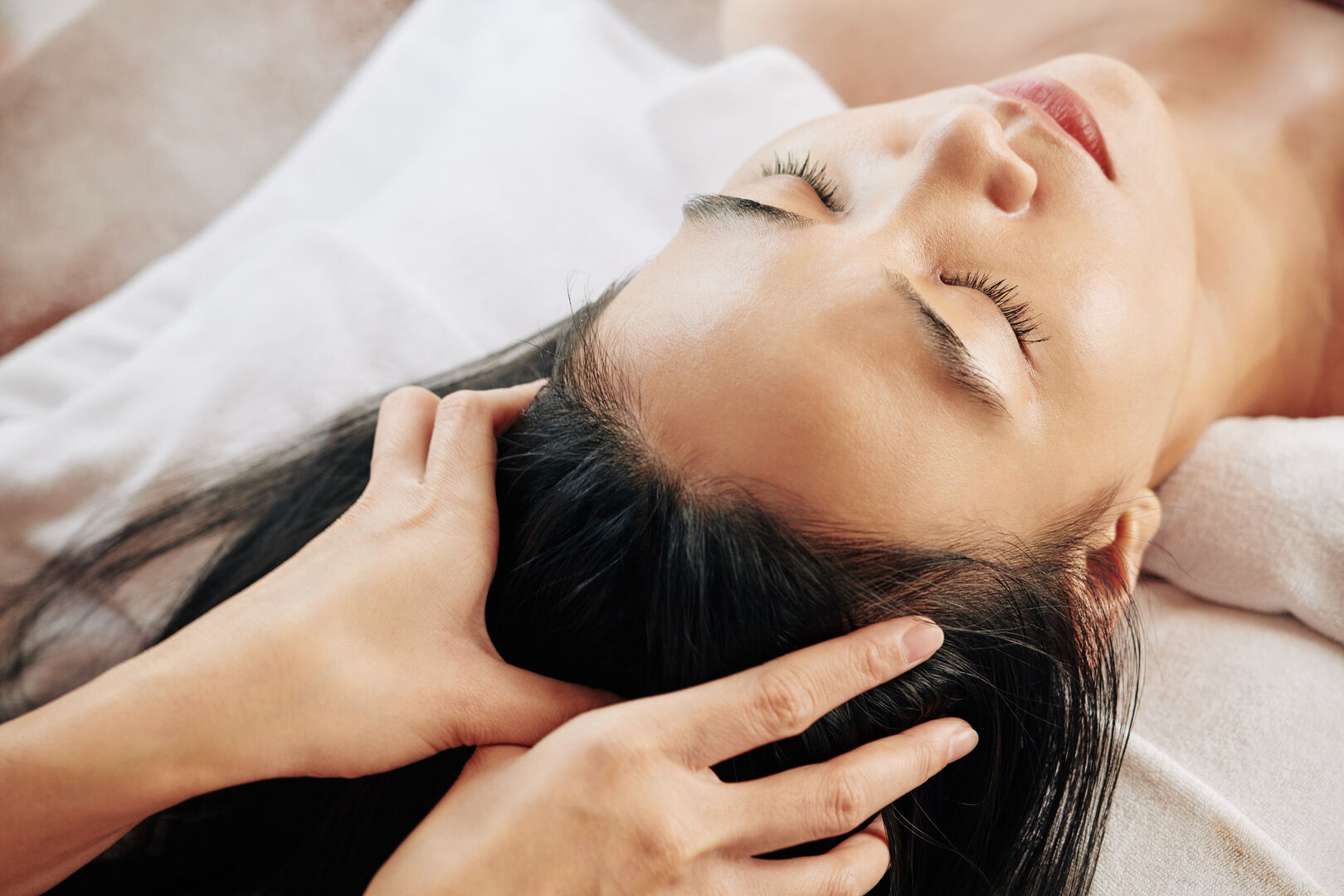 Massage der Kopfhaut