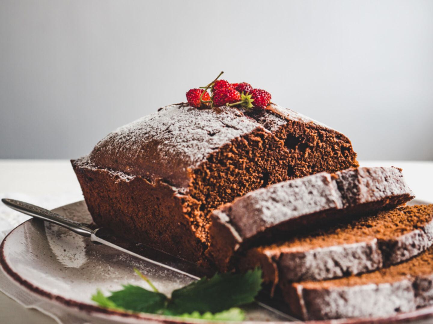 Schokokuchen | Credit: iStock.com/Sviatlana Barchan