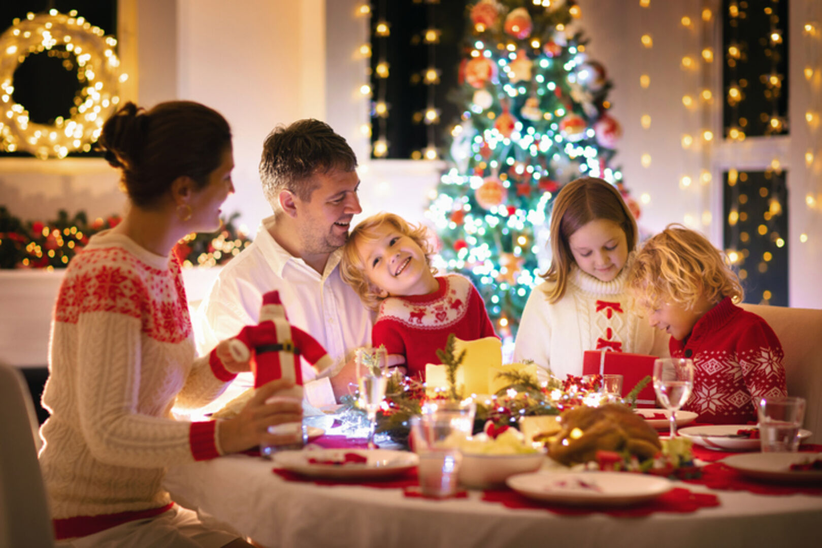 Weihnachtsstimmung trotz Corona | Credit: iStock.com/FamVeld