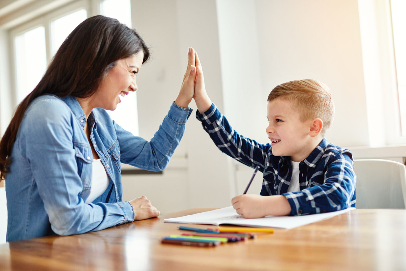 Für ein besseres Miteinander von Eltern &amp; Kindern | Credit: iStock.com/Paperkites