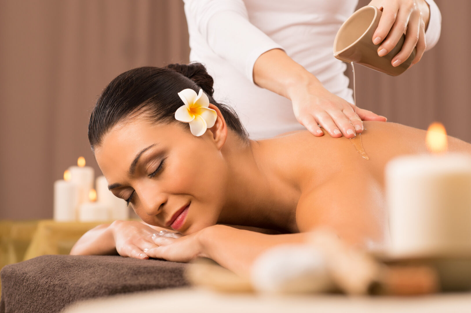 Massageöle zum Entspannen | Credit: iStock.com/Ridofranz