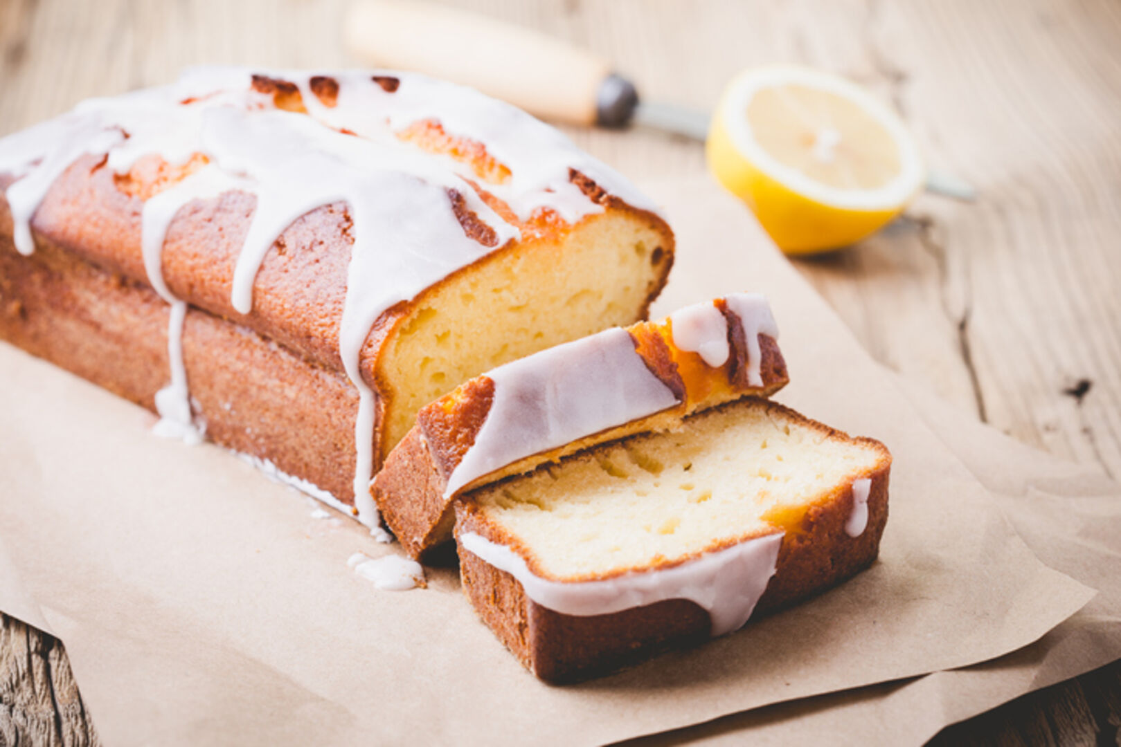 Zitronenkuchen | Credit: iStock.com/istetiana