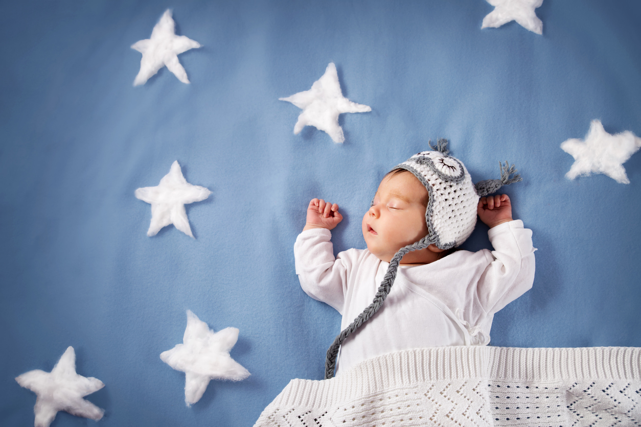 Schlafendes Baby | Credit: iStock.com/LeManna