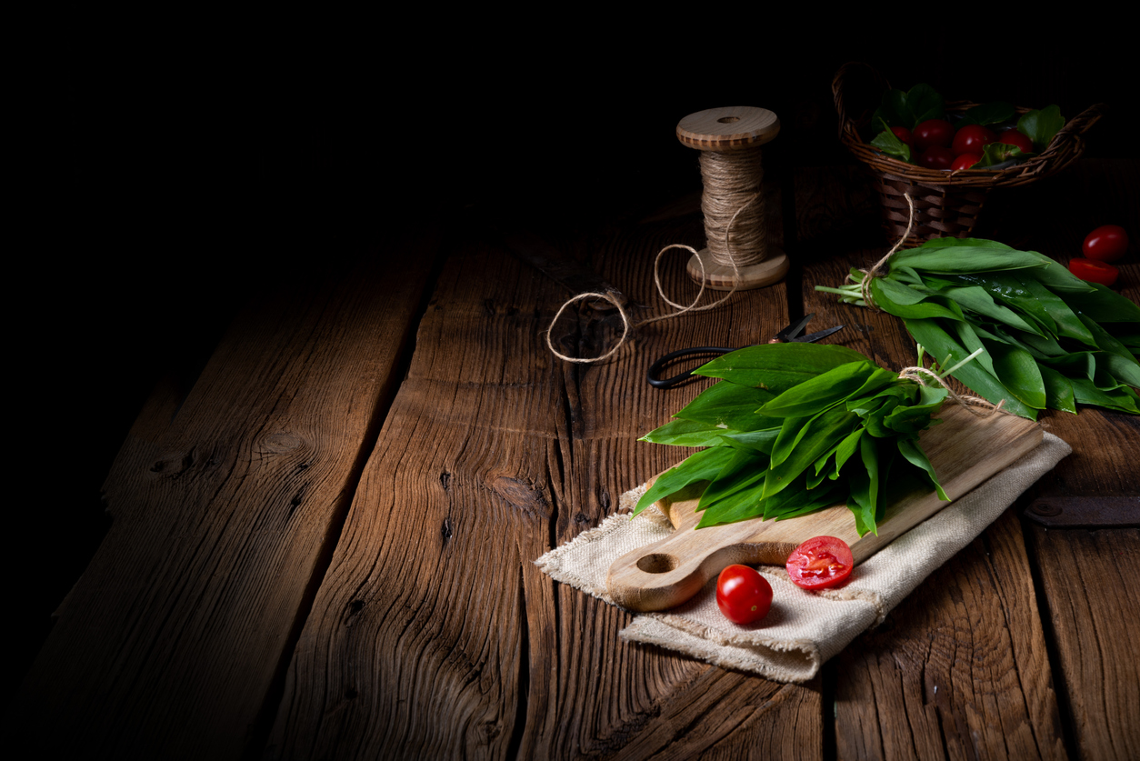 Bärlauch und Paradeiser | Credit: iStock.com/Dar1930