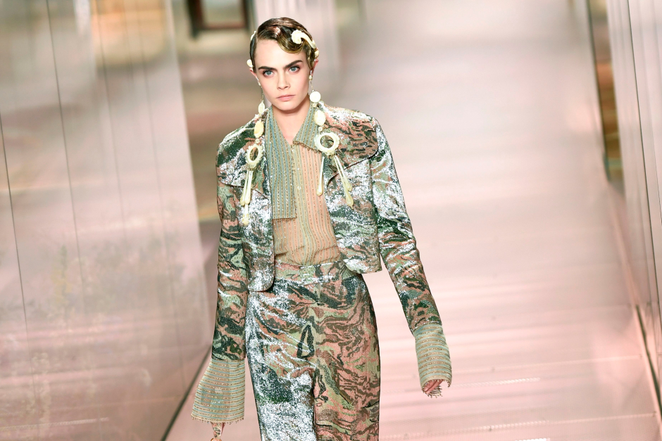 Cara Delevigne präsentiert die neue Sommerkollektion von Fendi | Credit: STEPHANE DE SAKUTIN / AFP / picturedesk.com