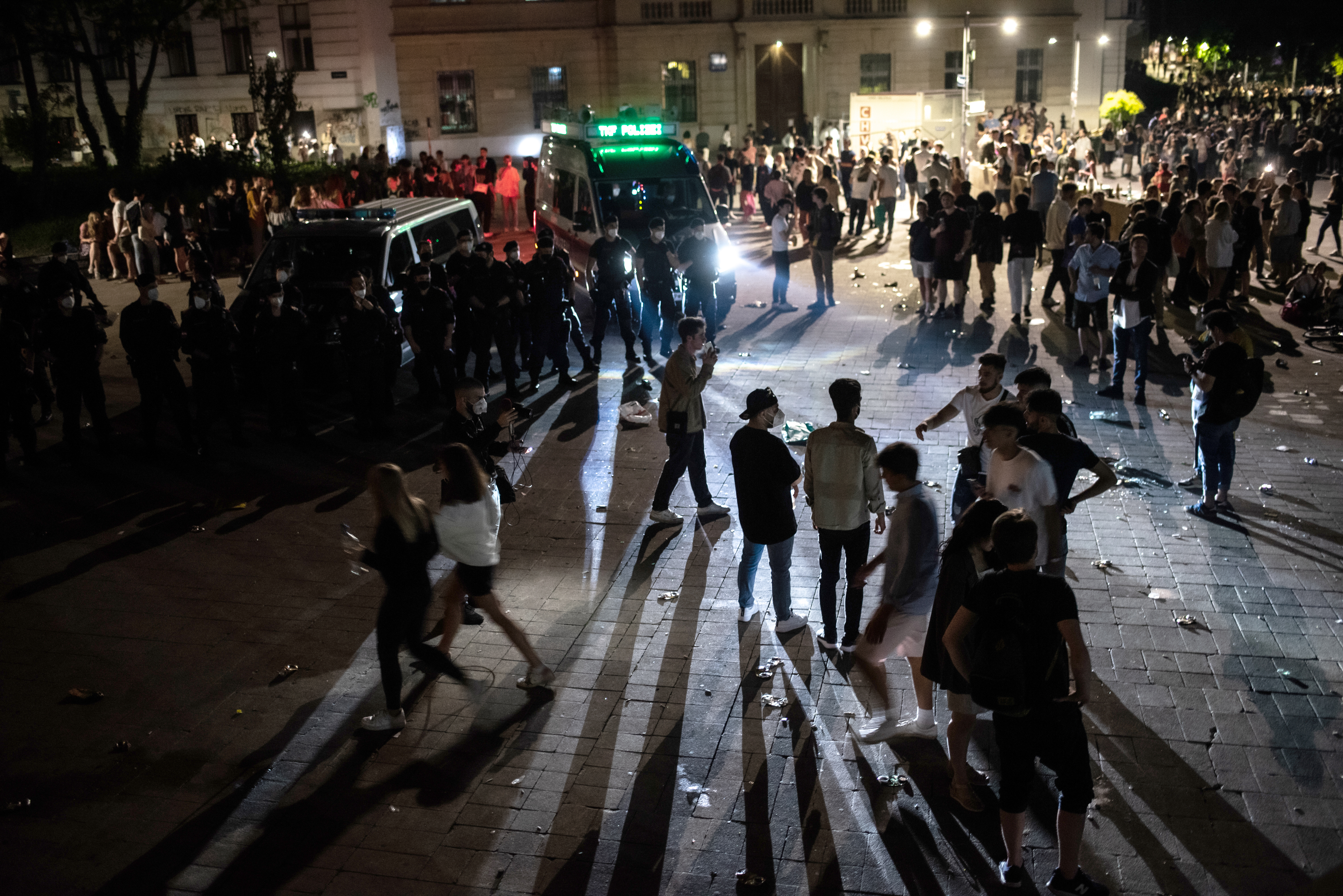 Karlsplatz während der nächtlichen Räumung