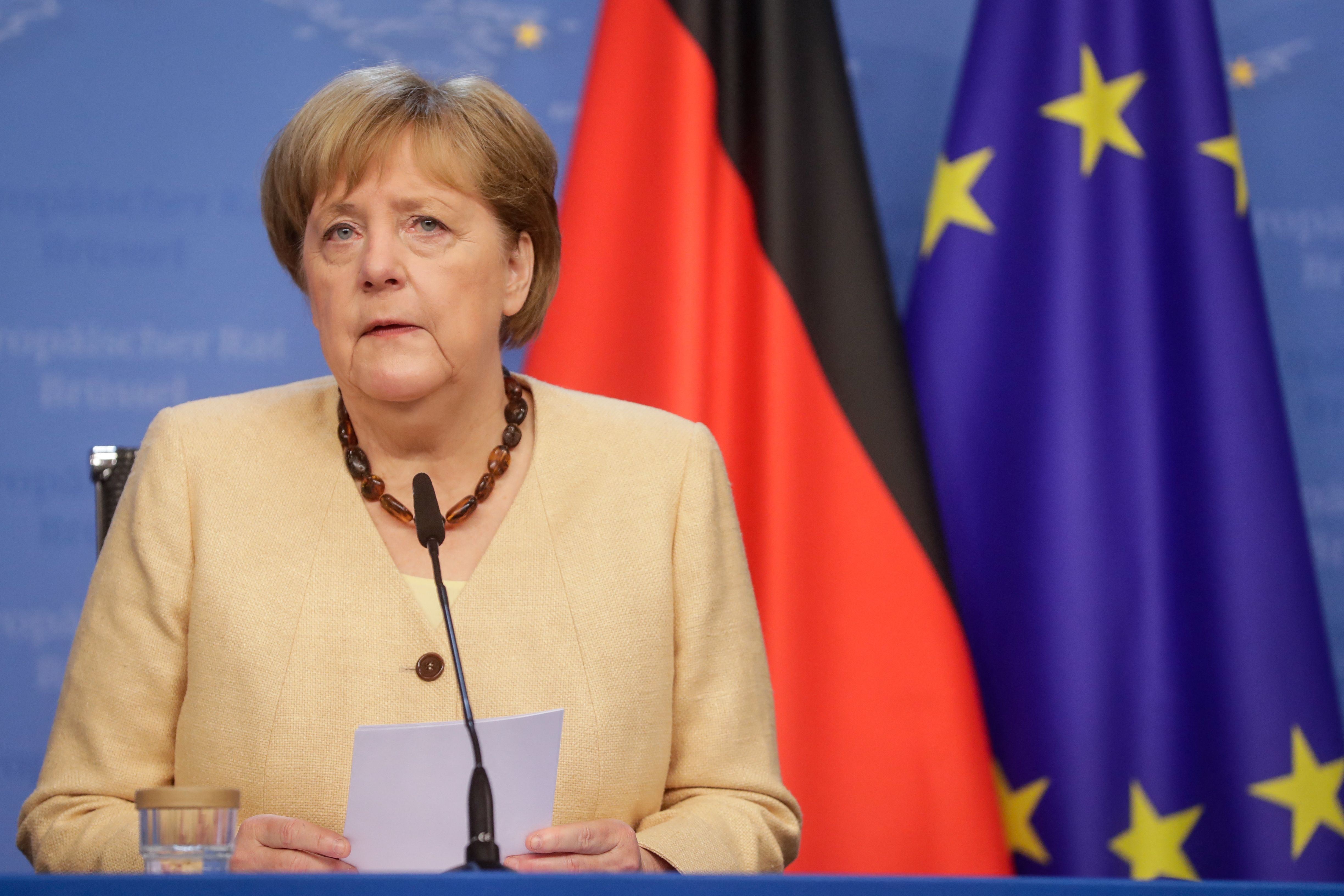 Die deutsche Bundeskanzlerin Angela Merkel am Rednerpult