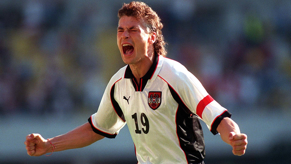 Toni Polster jubelt im ÖFB-Trikot