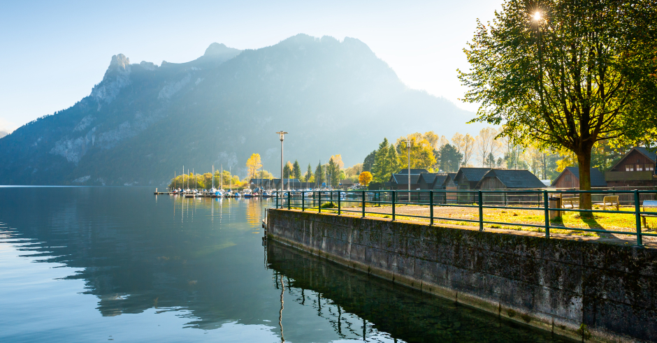 Herrlicher Ort zum Entspannen: der Traunsee | Credit: iStock.com/Olga_Gavrilova