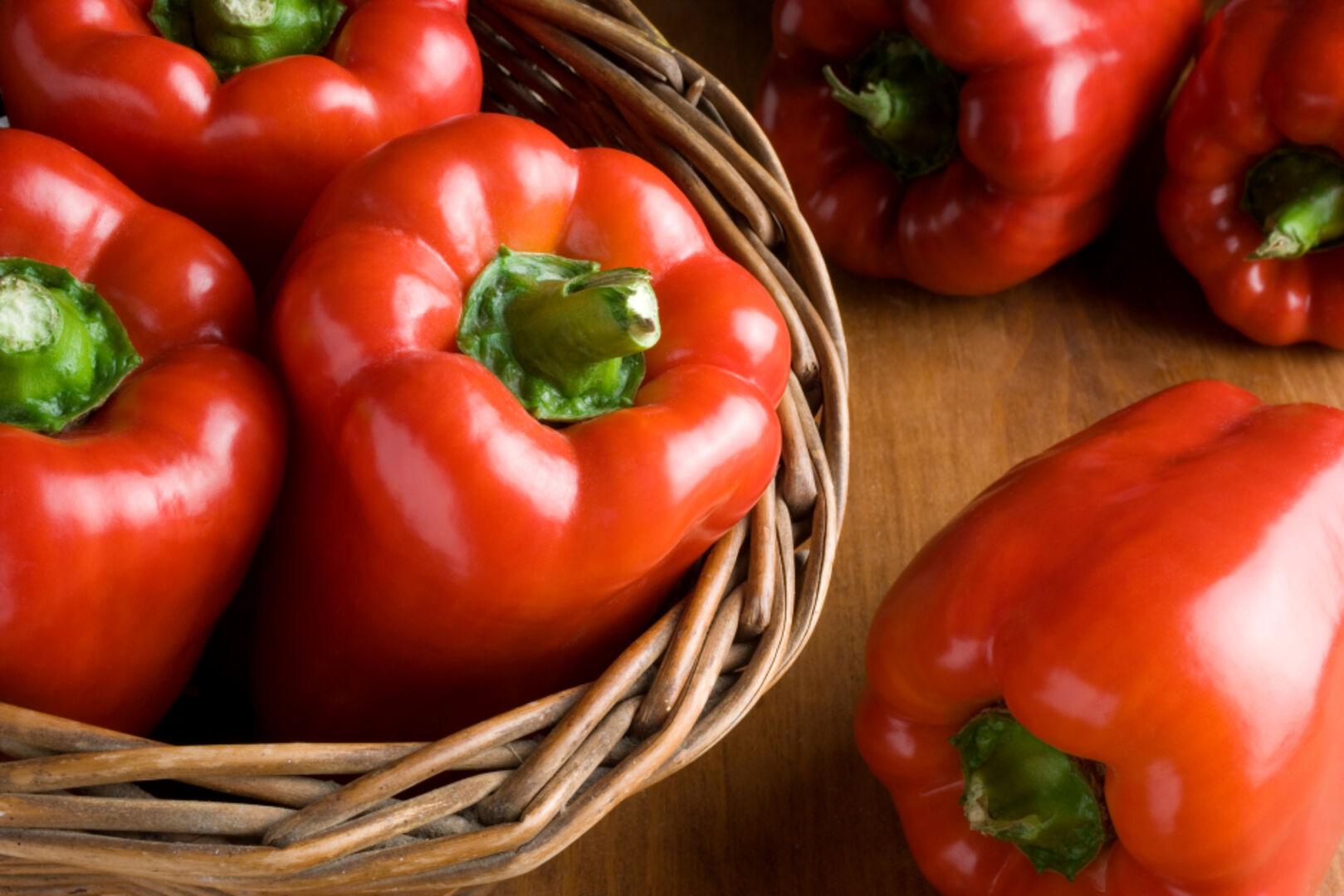 Paprika haben einen Wassergehalt von 94 Prozent | Credit: iStock.com/Donhype