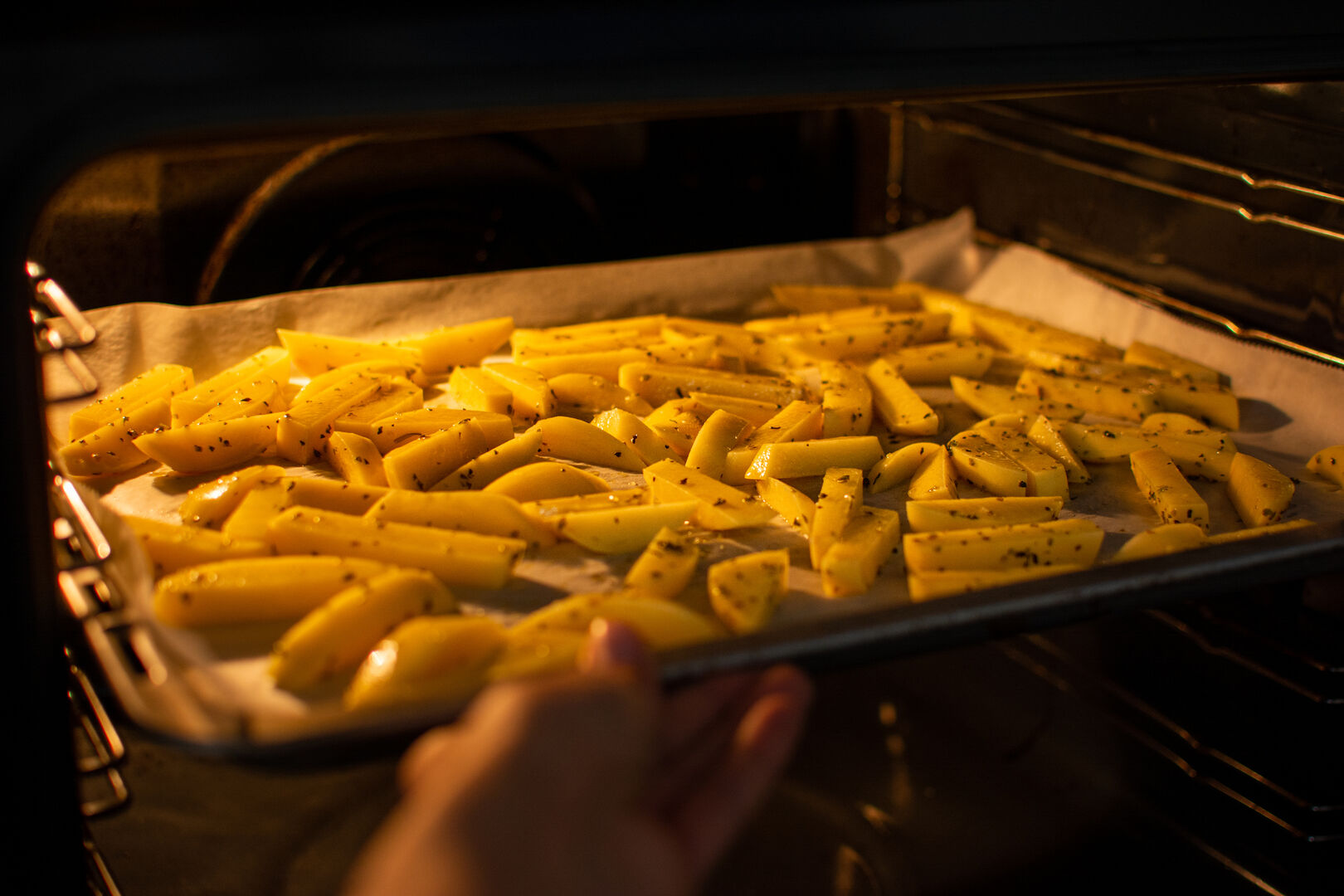 Selbstgemachte Pommes im Backofen