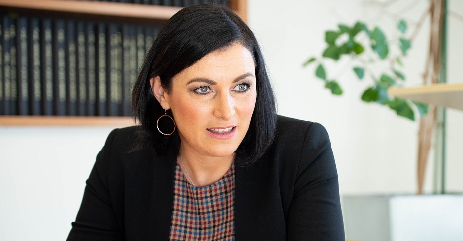 Miniterin Elisabeth Köstinger im Porträt