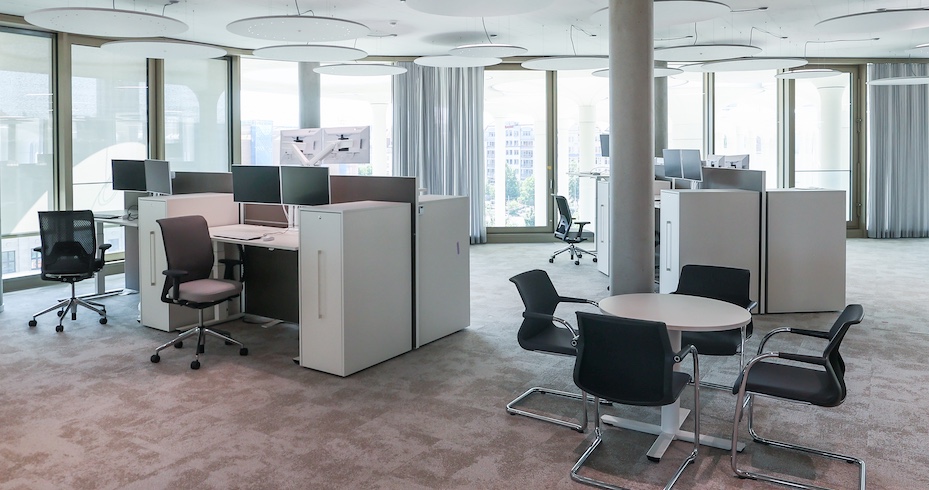 Ein leeres Großraumbüro