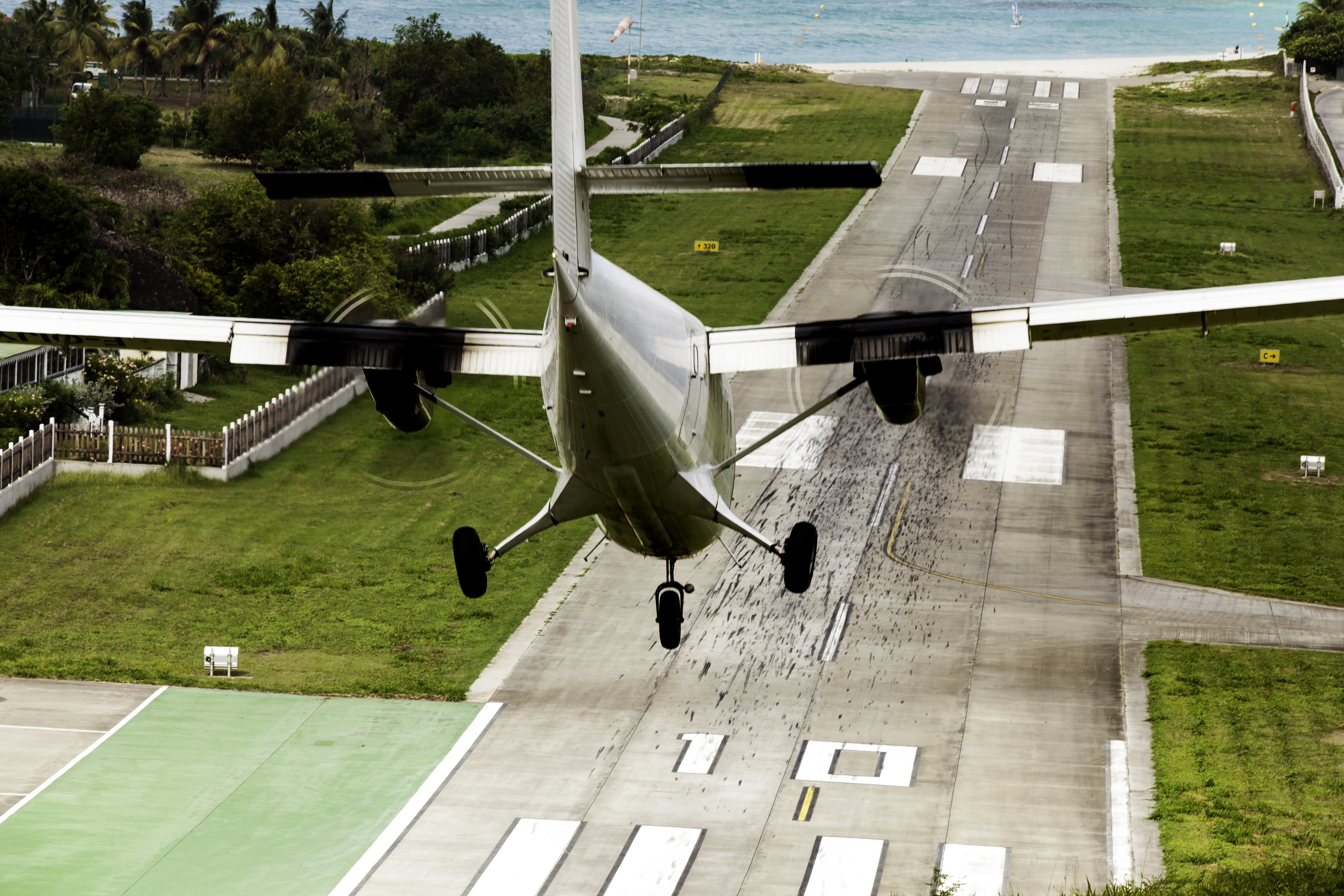 Flughafen St. Barths, Karibik | Credit: iStock.com/ rococofoto