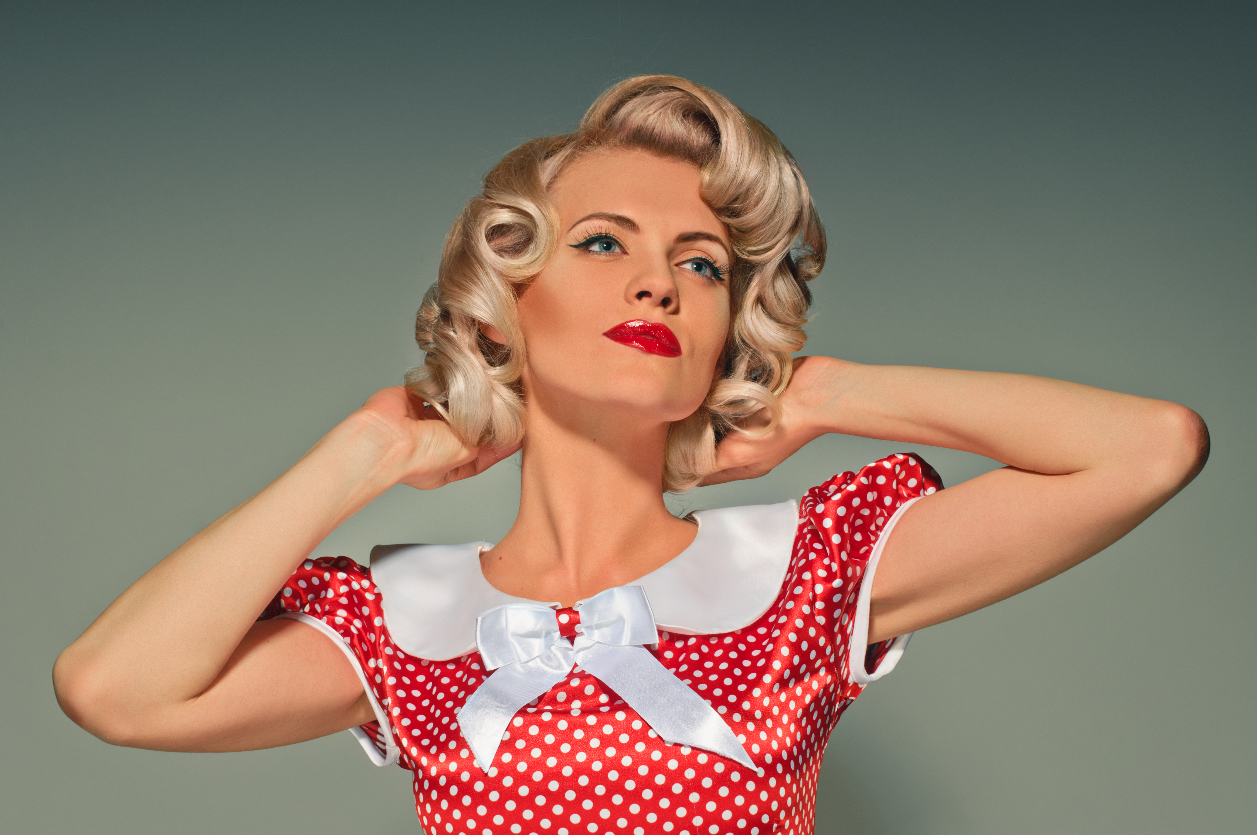 Eine Blondine in den 50er Jahren