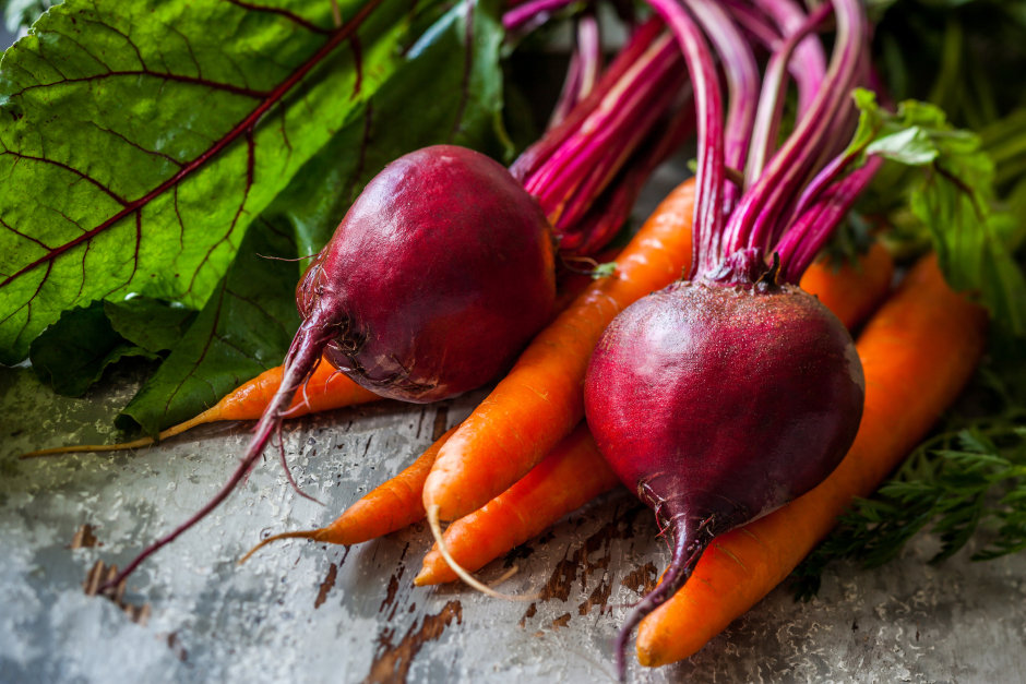 Karotten und rote Beete | Credit: iStock.com/Sarsmis
