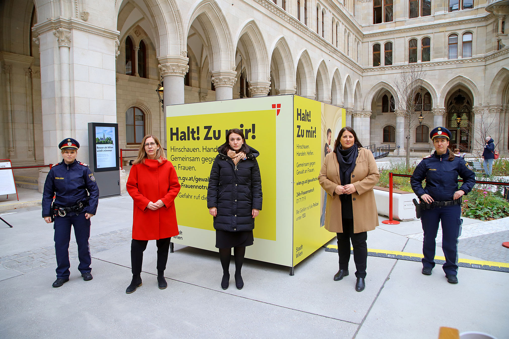 Gewalt an Frauen: Kampagne im Wiener Rathaus vorgestellt | Credit: PID/Martin Votava