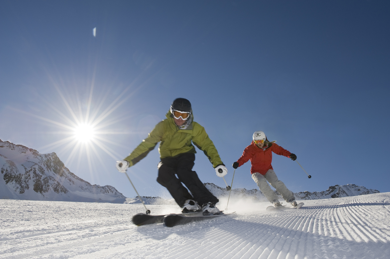 Zwei Skifahrer