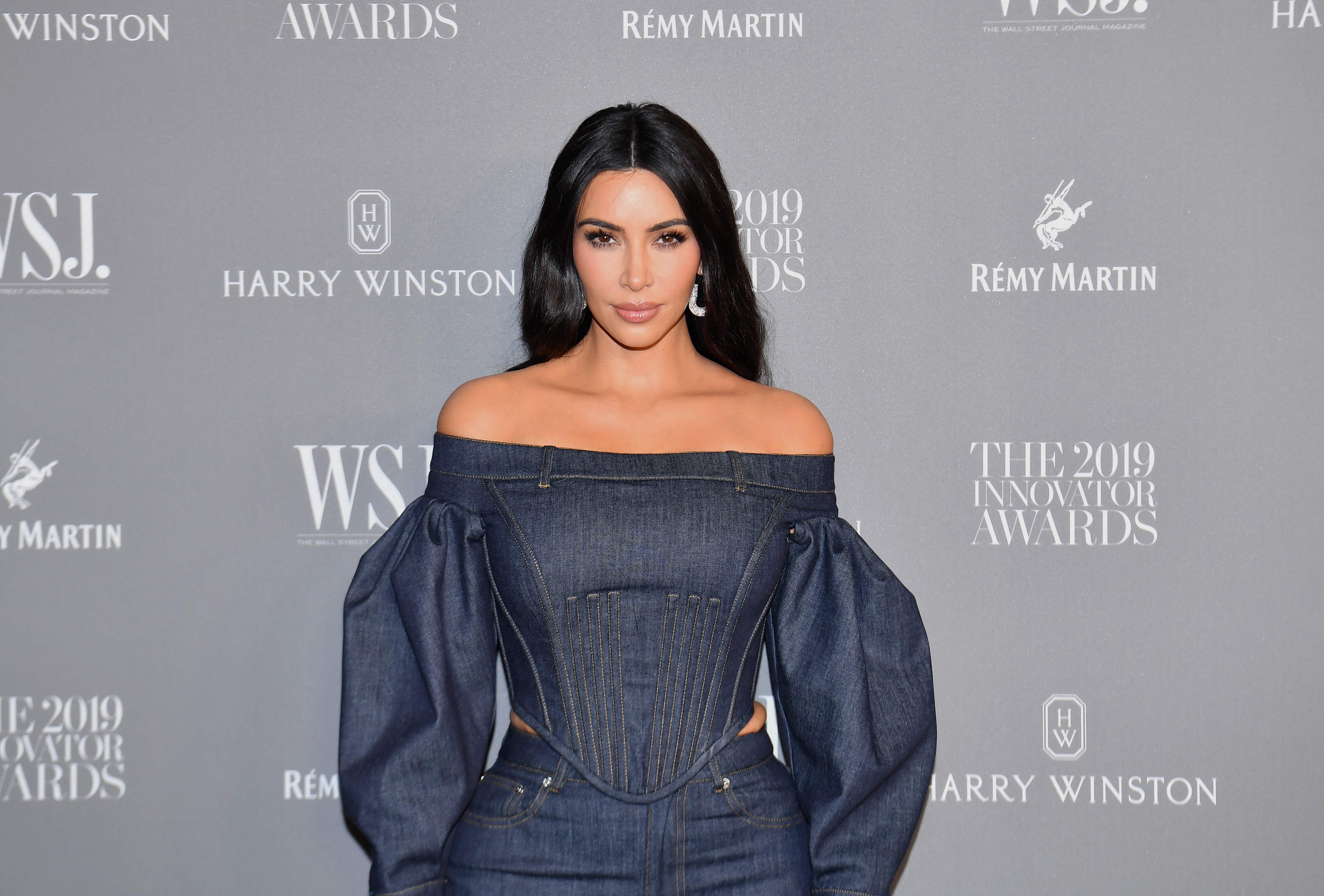 Kim Kardashian schafft Examen im Jurastudium