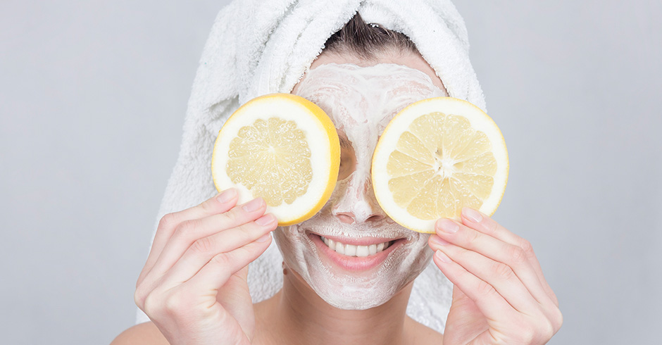 Hautalterung vorbeugen | Credit: iStock.com/Dzmitrock87