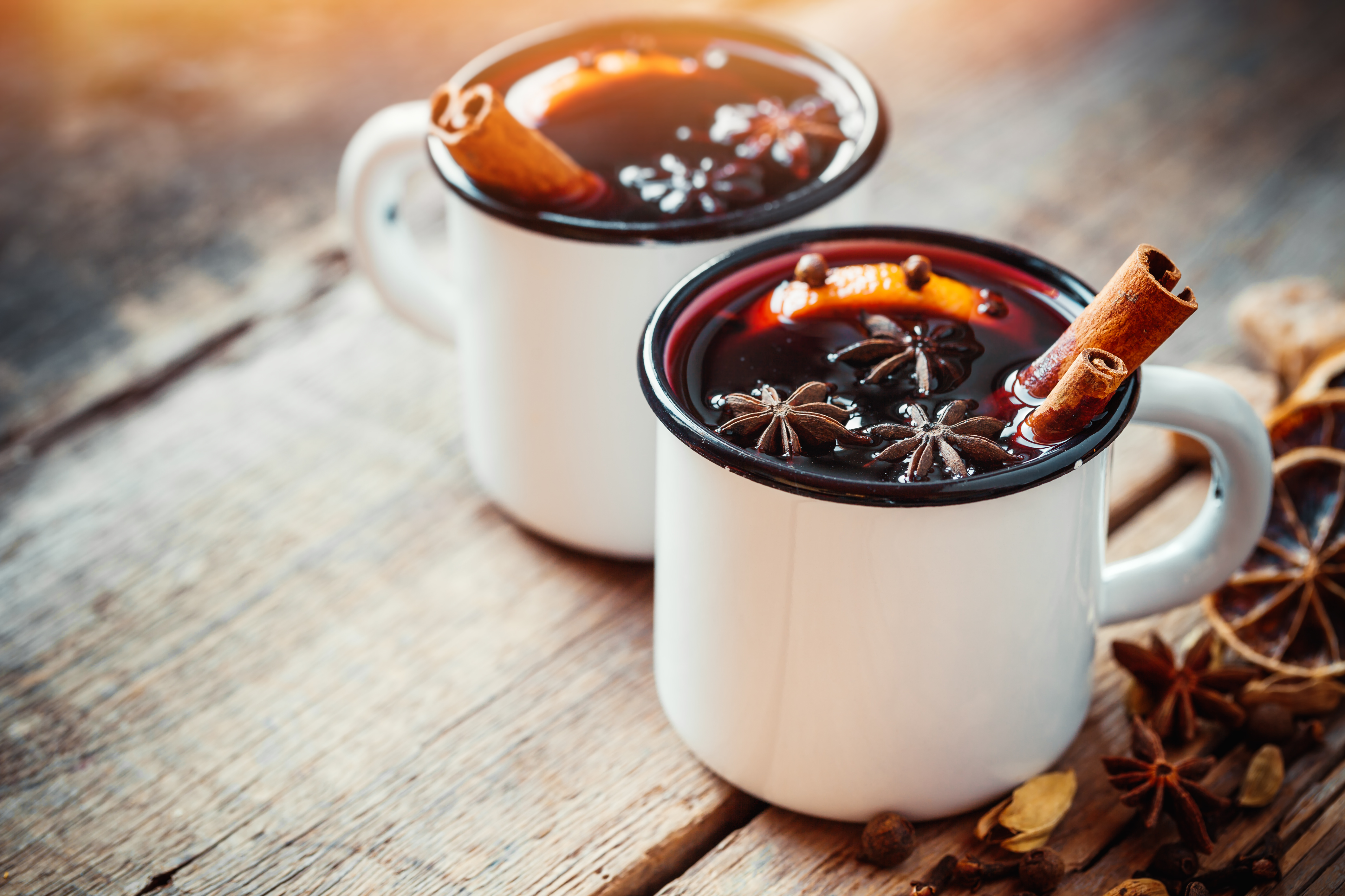 Punsch-Abend | Credit: iStock.com/ChamilleWhite