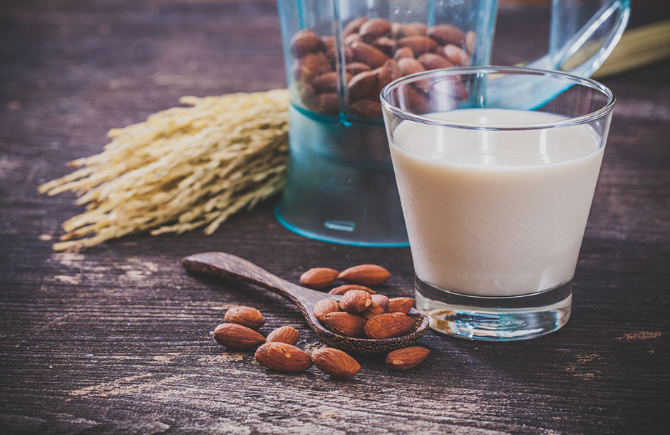 Mandelmilch | Credit: iStock.com/naito8
