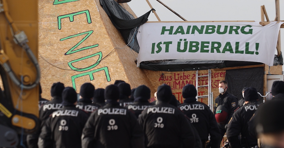 Räumung des Protestcamps in Wien Donaustadt durch die Polizei | Credit: Karl Schöndorfer/picturedesk.com