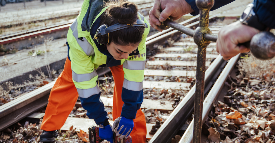 Gleisbauarbeiterin in Wien | Credit: Bacon and Bold/Sebastian Datzreiter