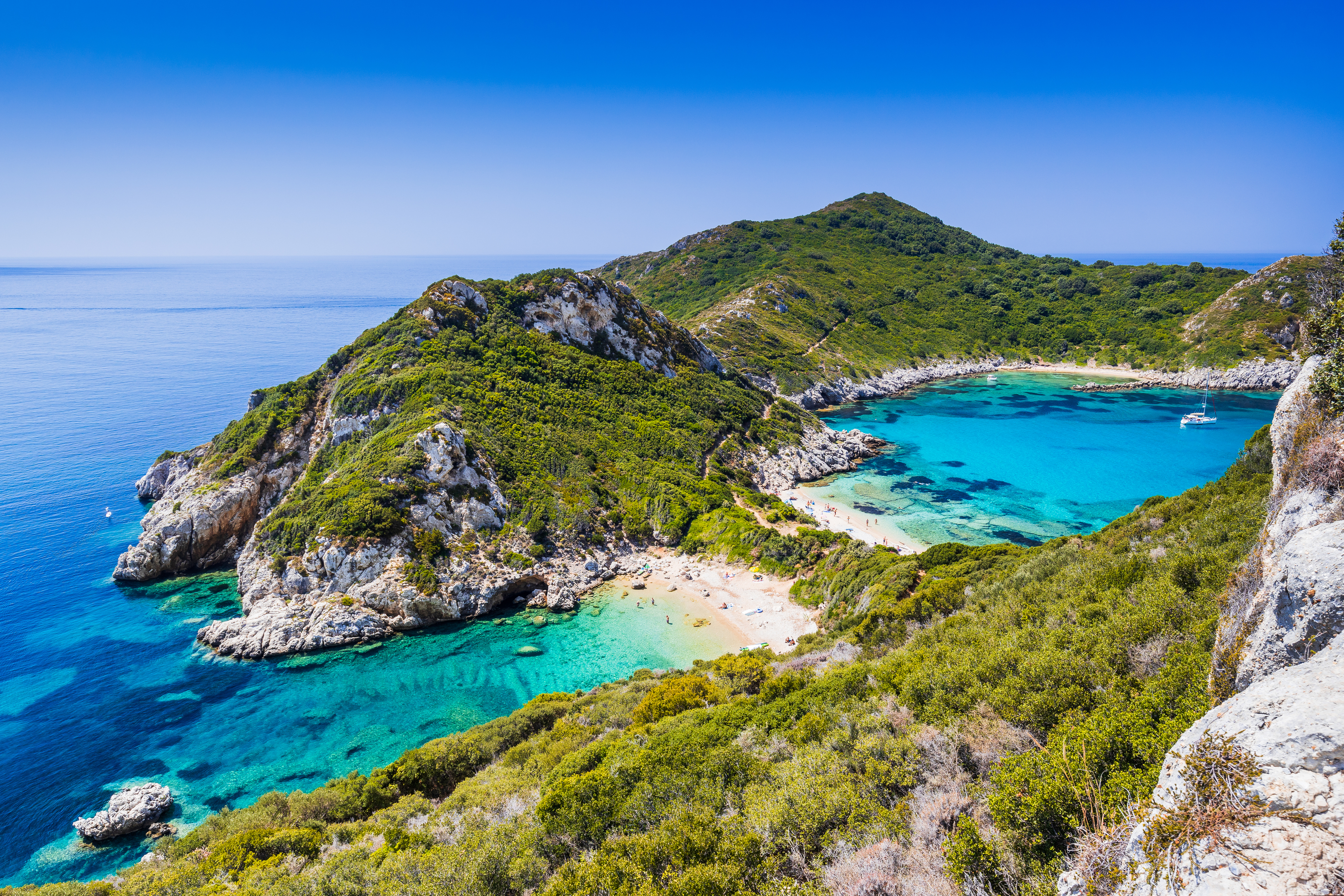 Zwillingsbucht Porto Timoni Beach | Credit: iStock.com/ sorincolac