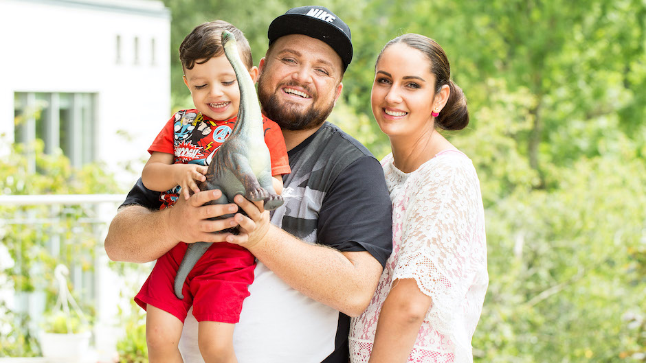 Menowin Fröhlich mit Familie I Credit: OTS/RTL II
