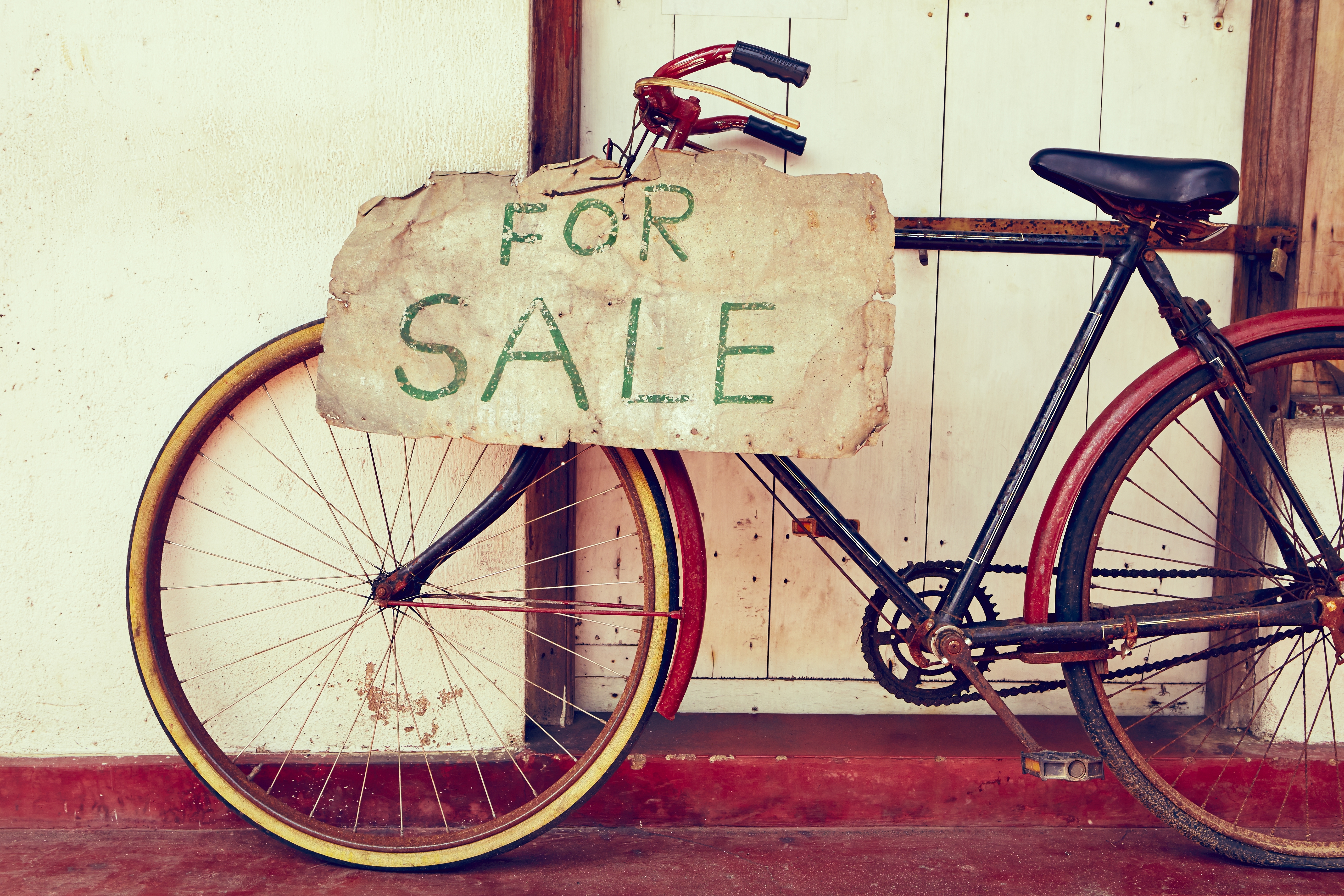 Fahrrad gesucht! | Credit: iStock.com/Chalabala