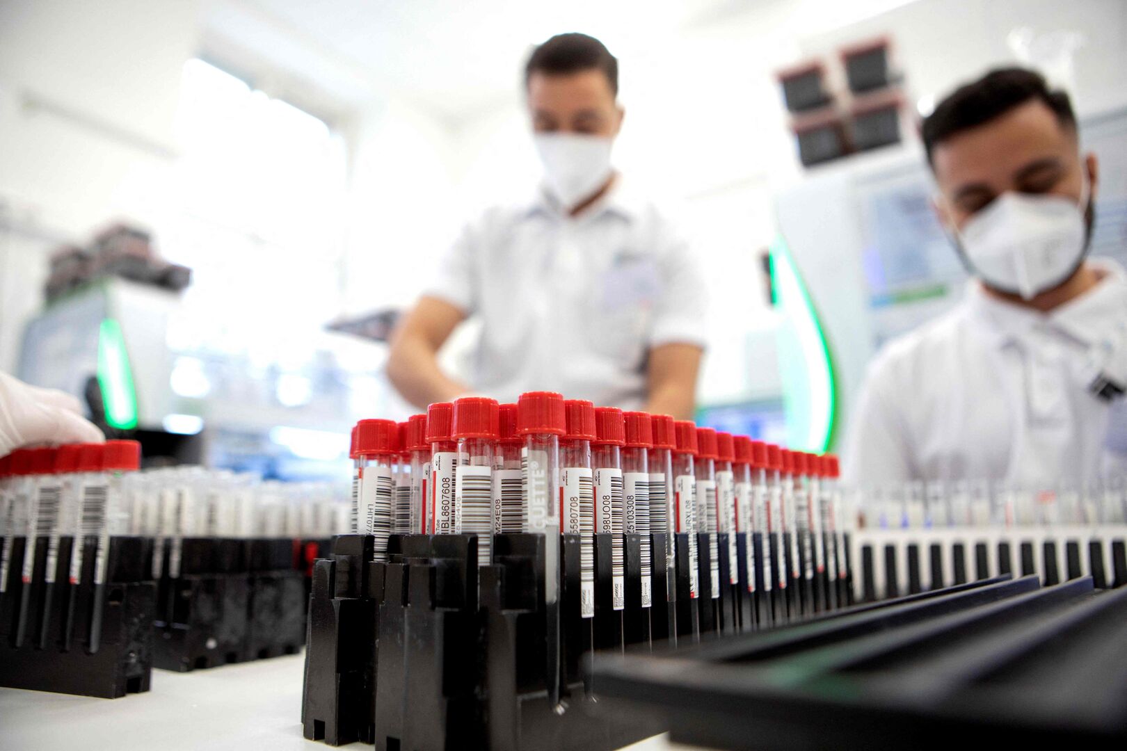 Corona-Testlabor in Wien | Credit: ALEX HALADA / AFP / picturedesk.com