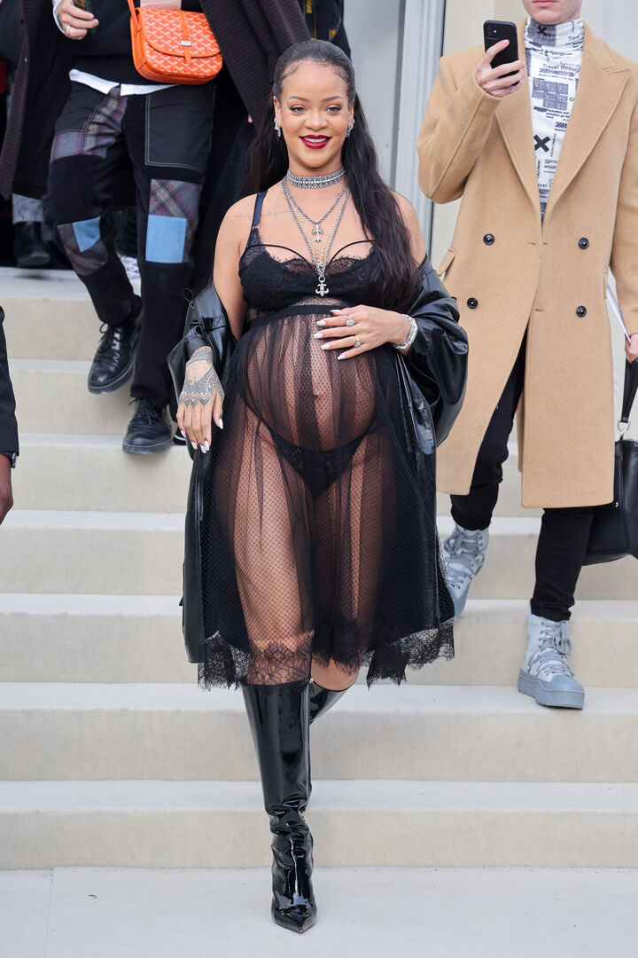 Rihanna in Dessous auf der Pariser Fashion Week