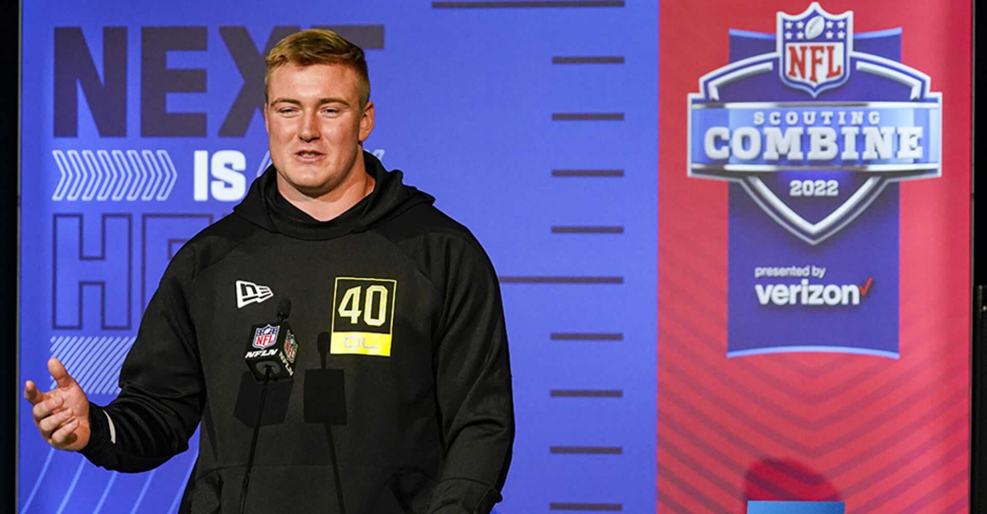 Bernhard Raimann beim NFL Combine