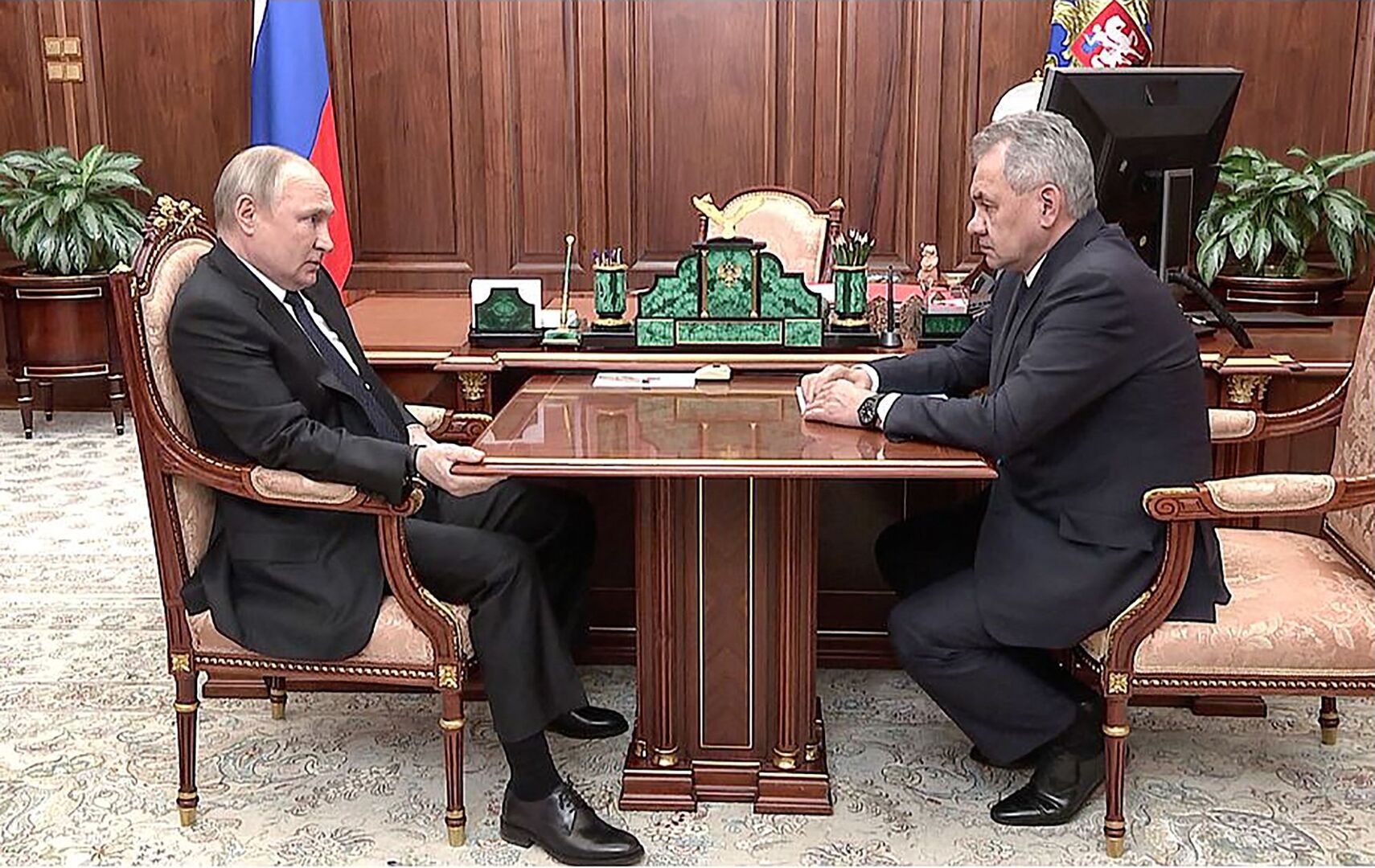 Putin und sein Verteidigungsminister | Credit: HANDOUT / AFP / picturedesk.com