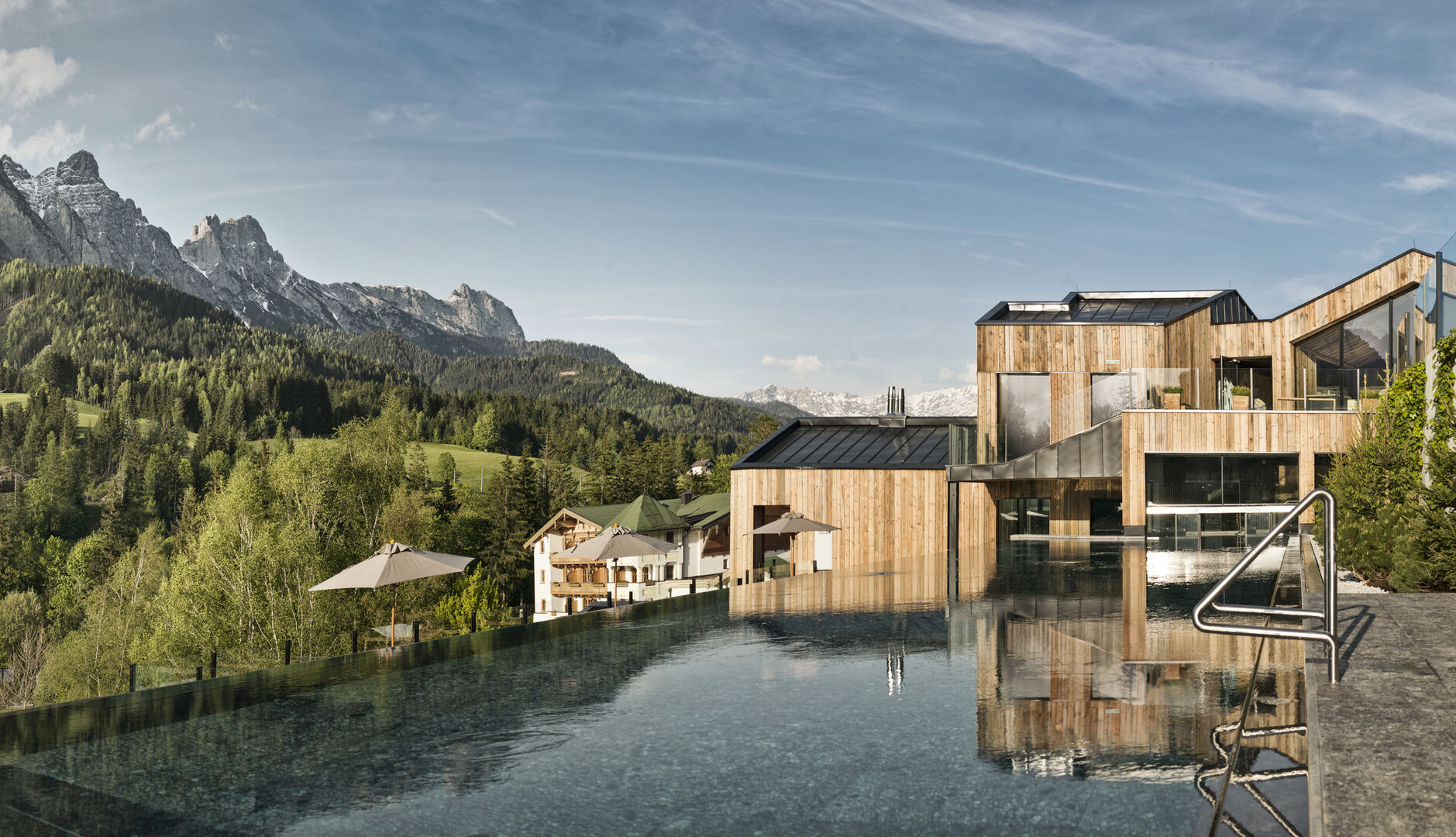 Der Ausblick vom Naturhotel Forsthofgut