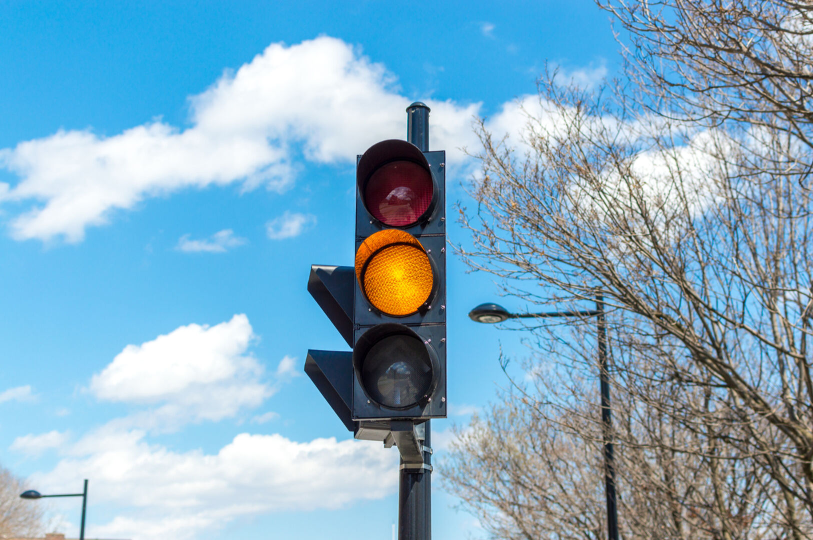 Ampel zeigt orange
