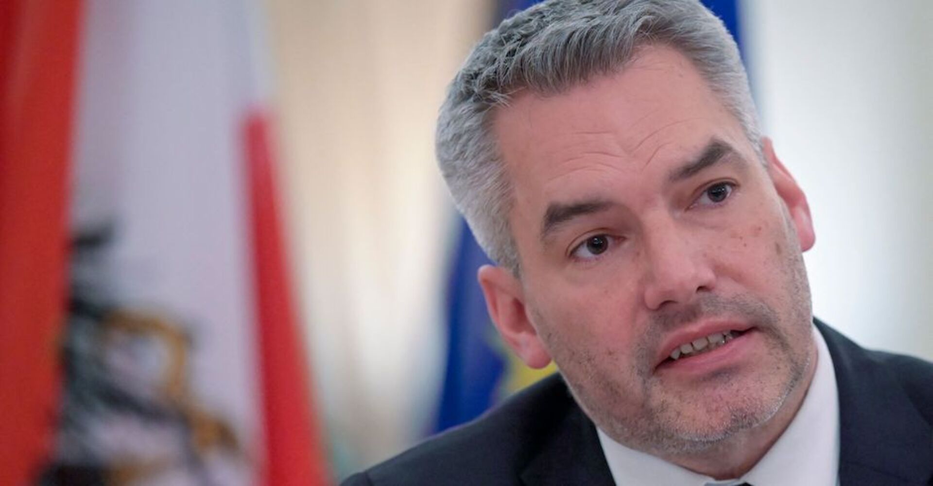 Bundeskanzler Karl Nehammer in Nahaufnahme