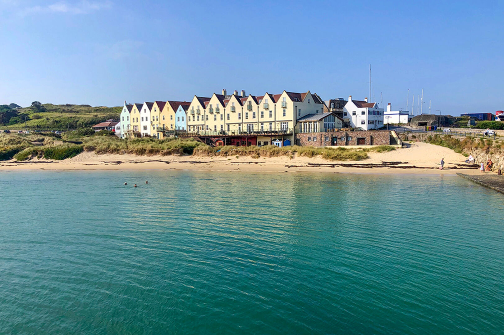 Braye Bay | Credit: iStock.com/Catherine Philip