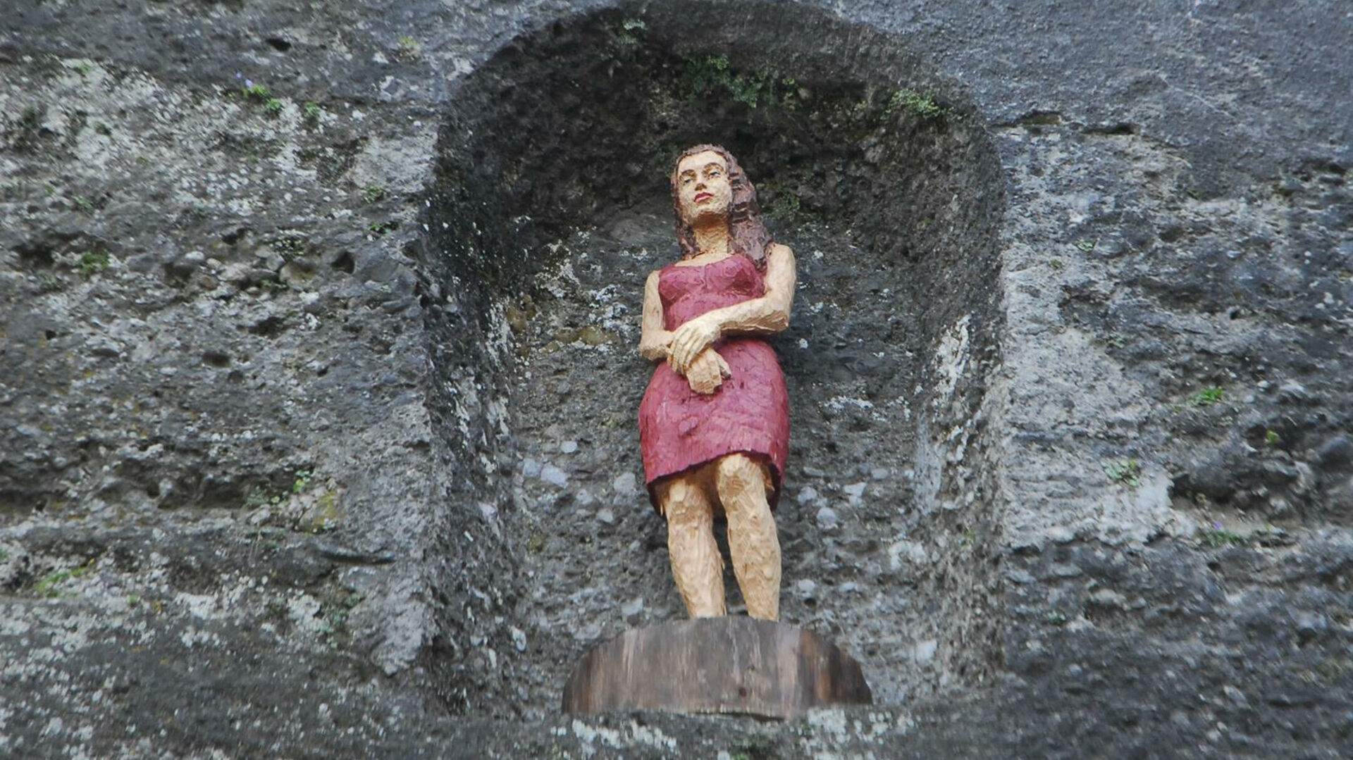 Die "Frau im Fels" in Salzburg. | Credit: Salzburg Foundation/Sammlung Wörth
