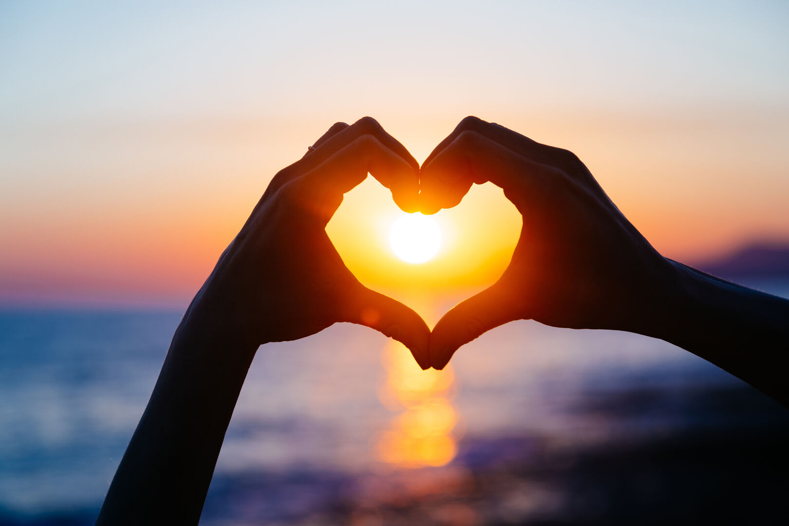 Frühlingsgefühle: So geht Flirten | Credit: iStock.com/Teraphim