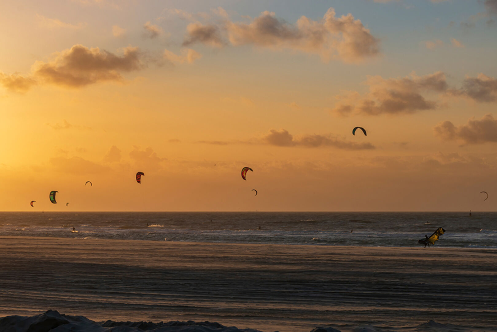 Kijkduin bei Sonnenuntergang | Credit: iStock.com/emson