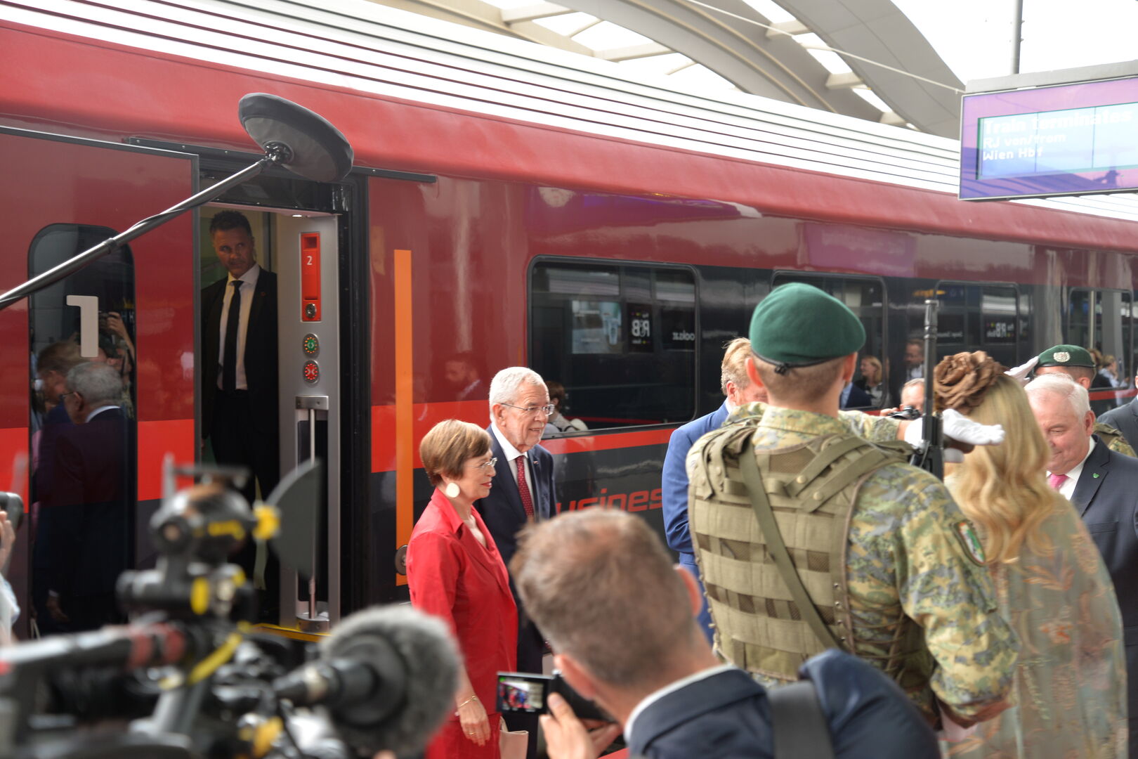 Das Präsidentenpaar bei der Ankunft in Graz.