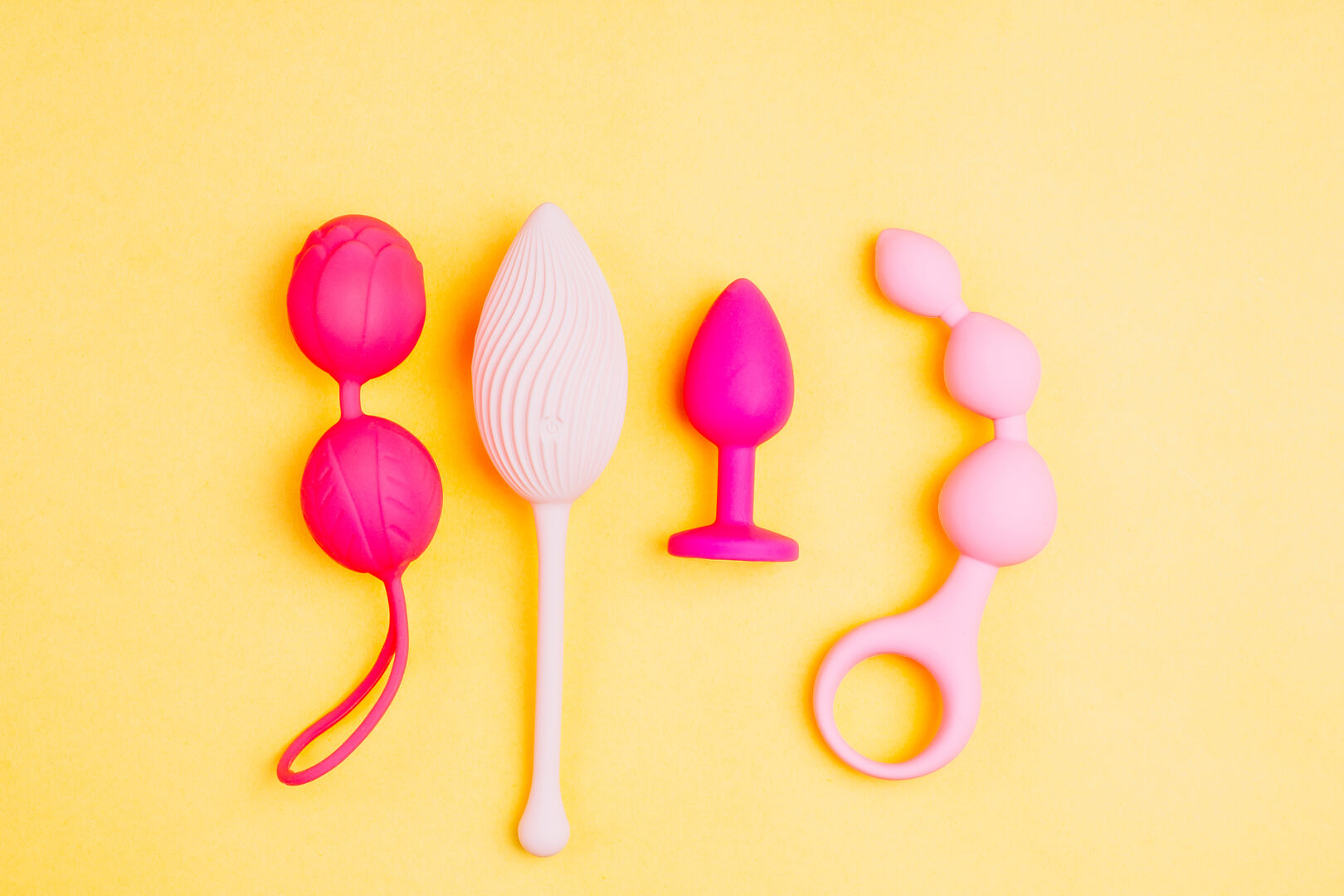 Mehrere pinke Sextoys